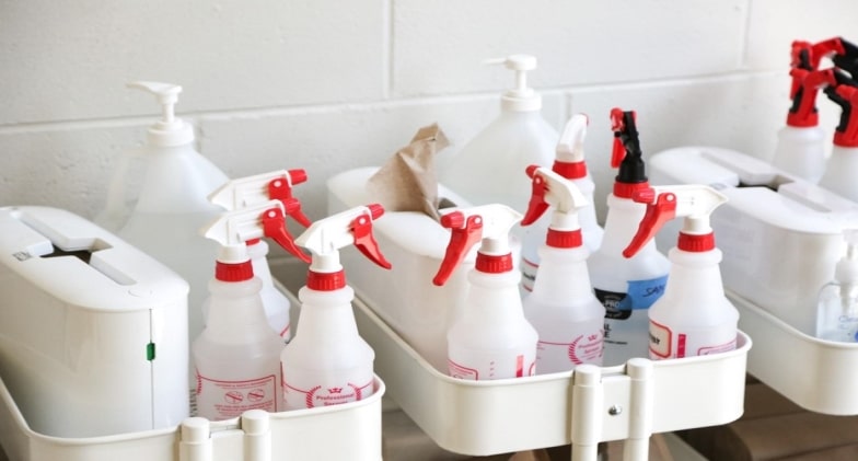 A picture of sanitizing and cleaning bottles ready to be used.
